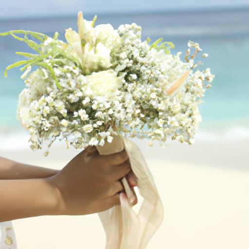 Một bó hoa cầm tay lãng mạn cho đám cưới trên bãi biển