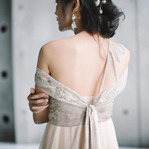 Cô dâu tối giản trong váy cưới hiện đại và sang trọng