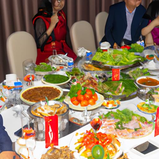Một nhóm khách mừng lễ ăn mừng tiệc cưới tại Nhà Hàng Tiệc Cưới Anh Hoàng Long với đa dạng các món ăn truyền thống và hiện đại của Việt Nam.